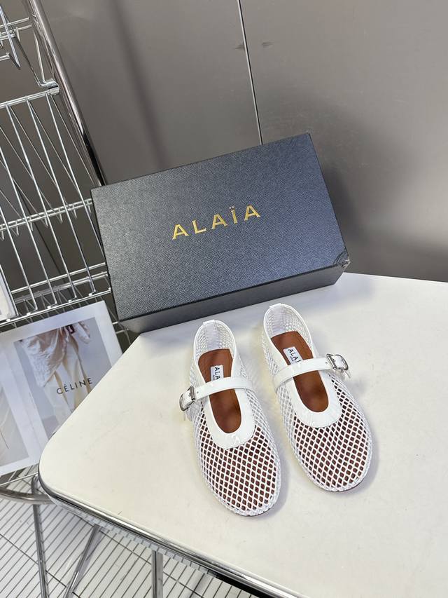 alaiaalaia's Classic Catwalk Style Flat Mesh Ballet Shoes Are Popular All Ove