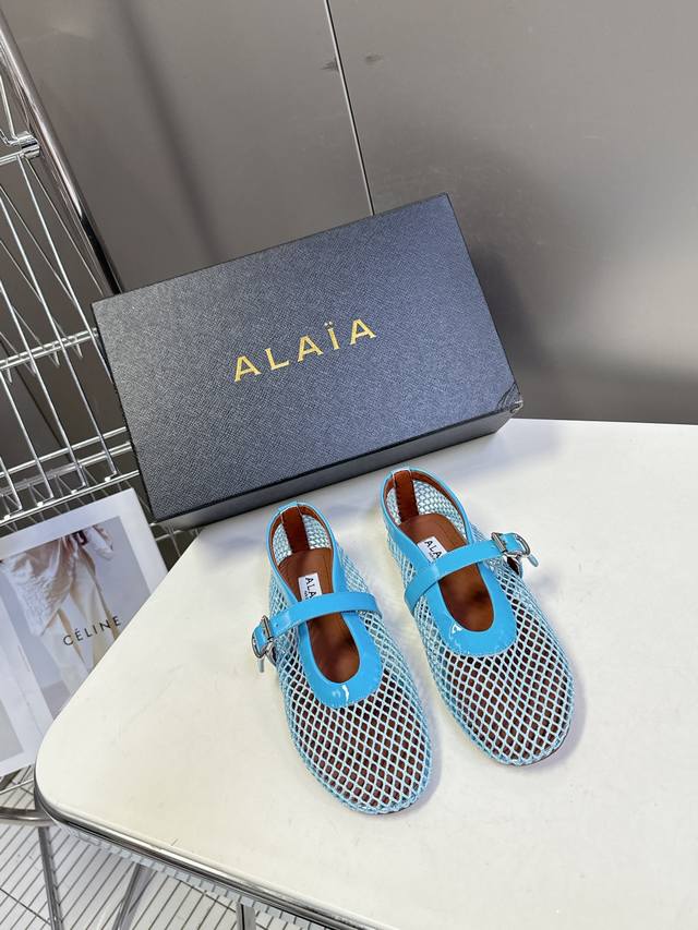 alaiaalaia's Classic Catwalk Style Flat Mesh Ballet Shoes Are Popular All Ove
