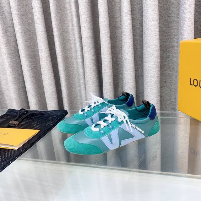 Donkey Brand Sports Shoes Have Been Very Popular Recently. Brand Spokespersons S