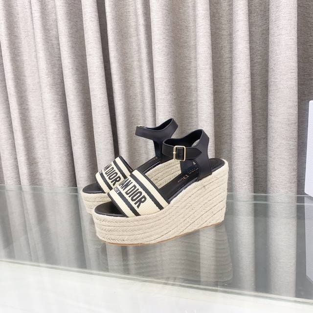 Dior 2025 Spring And Summer New Ivieta Dway Thick-Soled Foot Ring Strap Colorblo