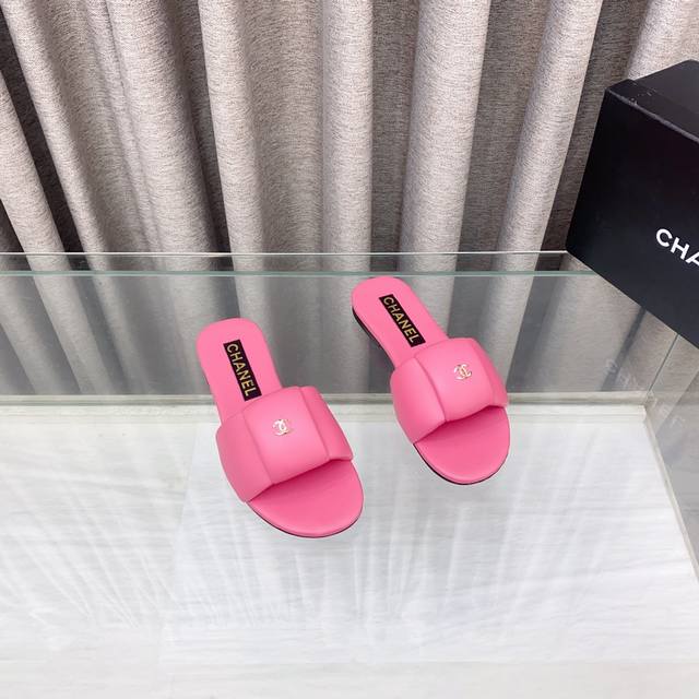25C New Summer Chanel Double C Buckle Bread Slippers Chubby Sponge Filling Fu