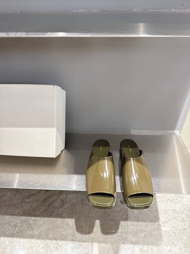 therow New Slippers Are Easy To Put On And Take Off. They Don't Fall Off Or G