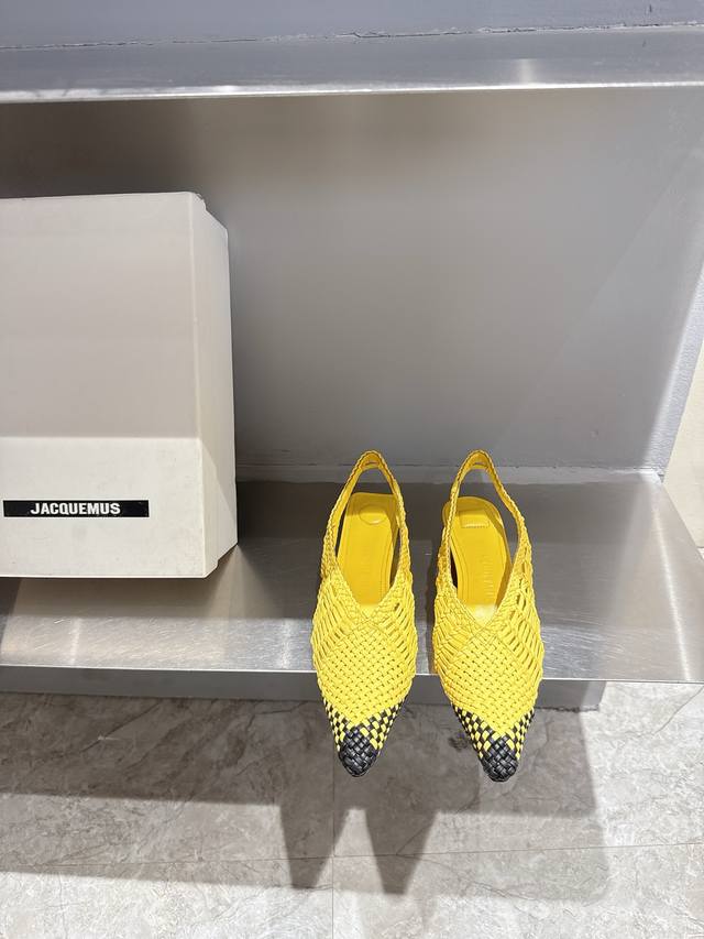 jacquemus 25Ss Pointed Woven Low Heel Slingback Shoes At This Moment, It Seem