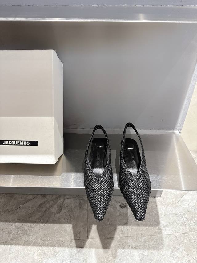 jacquemus 25Ss Pointed Woven Low Heel Slingback Shoes At This Moment, It Seem