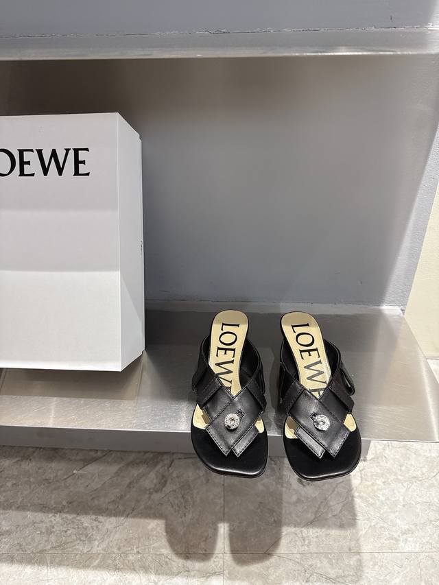 2025 The Latest Loewe Ss Summer Limited Slippers Are So Beautiful On The Feet