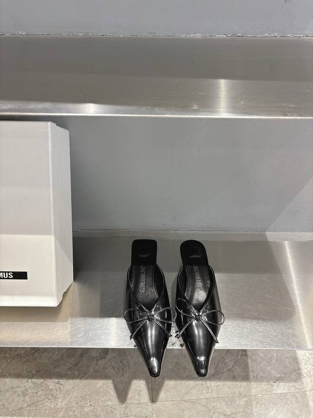 jacquemus Pointed Slippers Simple Elements Collide Fashionable And Individual