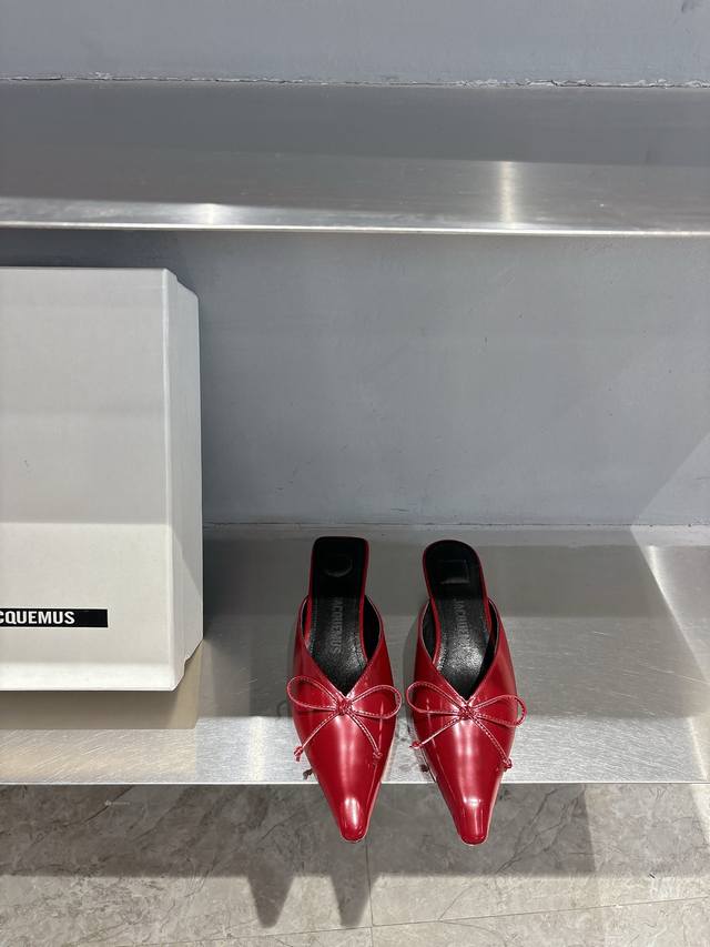 jacquemus Pointed Slippers Simple Elements Collide Fashionable And Individual