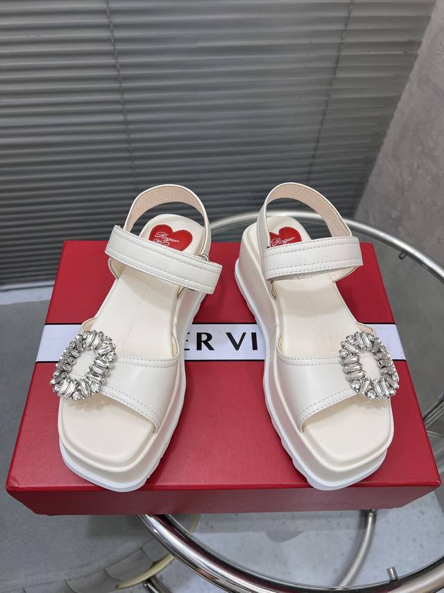 Factory Price Pp Top Version Rv New Slidy Viv' Thick-Soled Sandals Upper Embelli