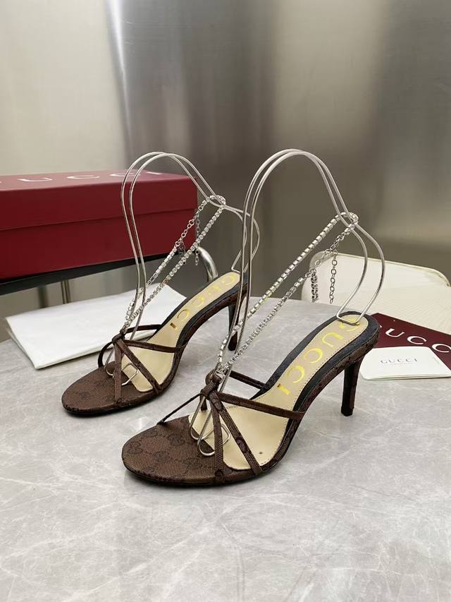 New Gucci Classic Women's Shoes: Developed From The Original Version, The Shoe L