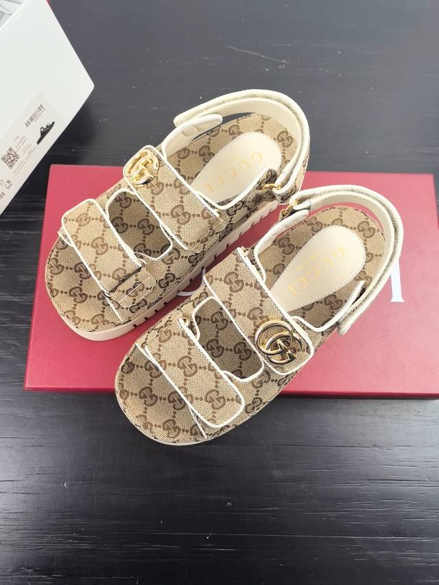 Gucci New Velcro Beach Slippers With Diamond G Buckle Leather Slippers, Versatil