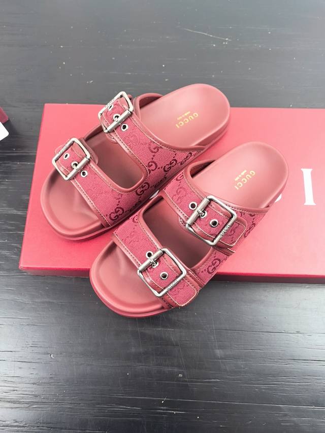 Gucci New Velcro Beach Slippers With Diamond G Buckle Leather Slippers, Versatil