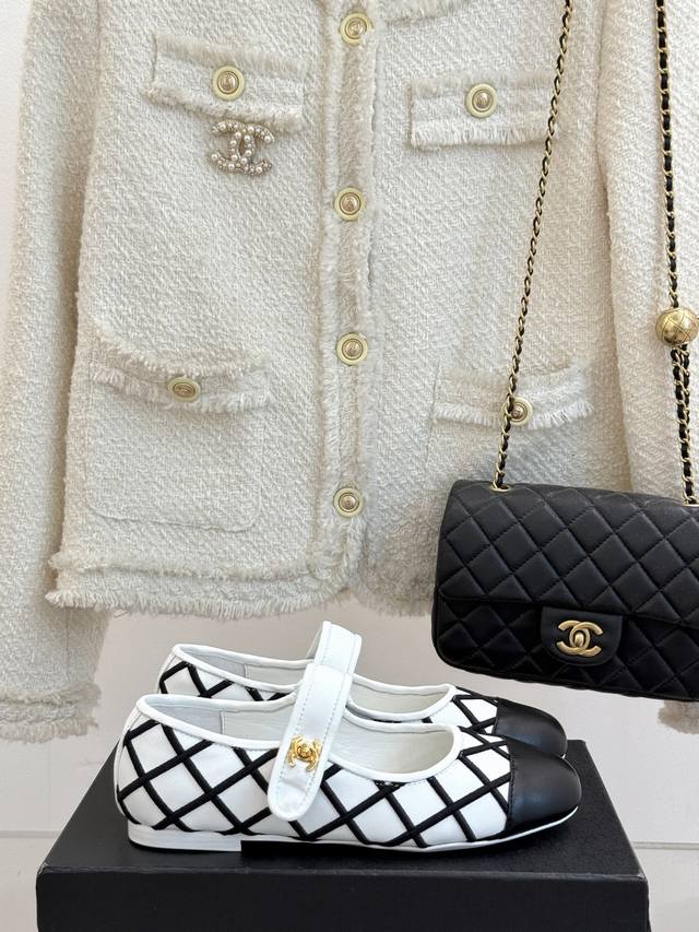 Factory Price Chane* Chanel 25P New Classic Double C Backpack Buckle Mary Jane S