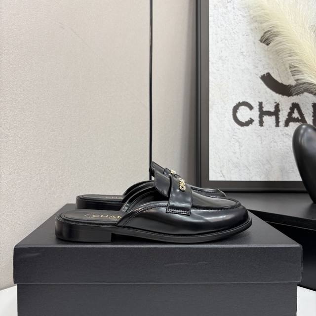 2025 New Spring Chanel Chanel Diamond Buckle Letter Logo Loafers Can Be Worn