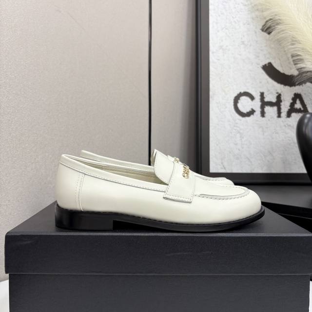 2025 New Spring Chanel Chanel Diamond Buckle Letter Logo Loafer Lazy Half Sli
