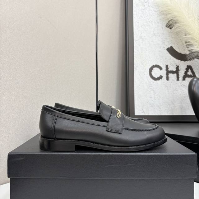 2025 Spring New Chanel Chanel Diamond Buckle Letter Logo Loafers Can Be Worn