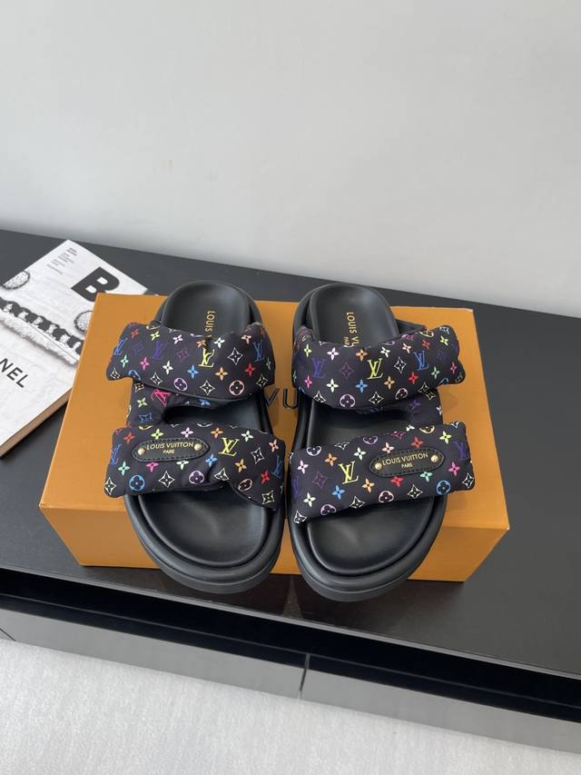 lv 2025 Hot-Selling Embossed Logo Sandals Pool Pillow Comfort Flat Sandals Ma