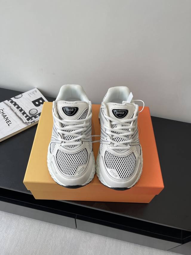 dior X Kaws Joint B35 Capsule Couple Series Hollow Mesh Sneakers This New Spo