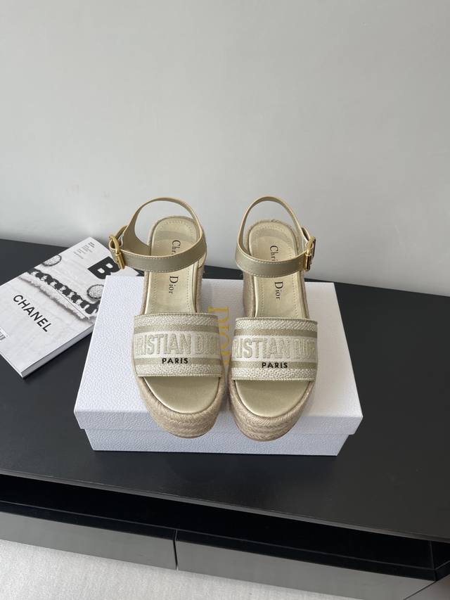 dior 25Ss New Spring And Summer Fairy Style Wedge Sandals Simple And Versatil