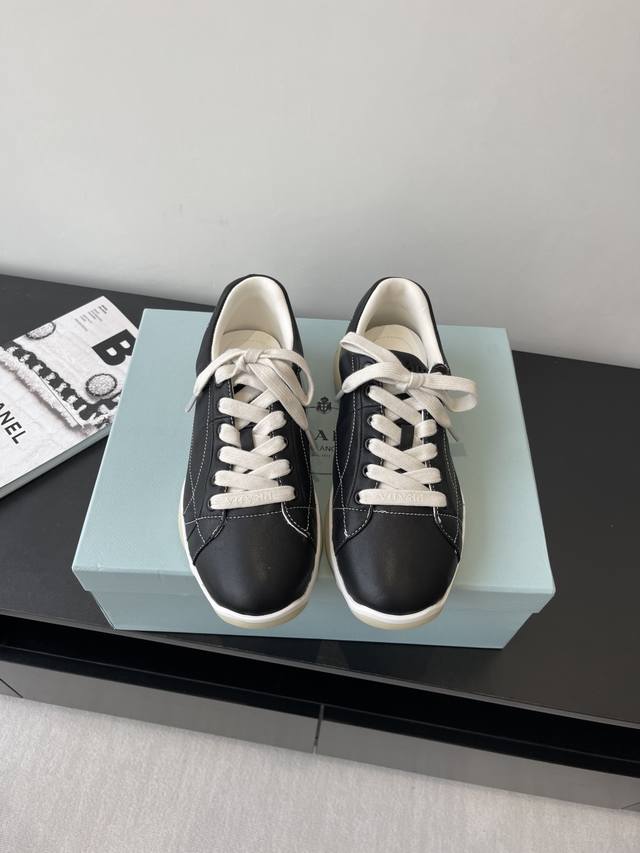 prada Prada 25Ss New Spring And Summer Dexterity Shoes Casual Shoes Exquisite