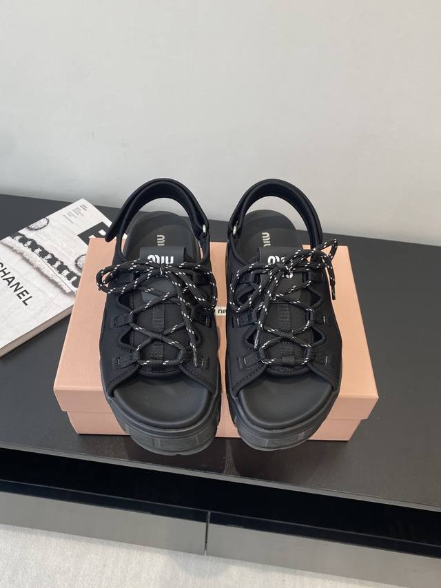 miu Miu 25Ss New Thick-Soled Sandals Miu Miu's New Style This Year, The Desig