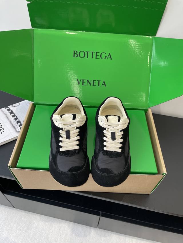 Top Version For Women And Men Bottega Veneta's Latest Orbit Series Retro Casual