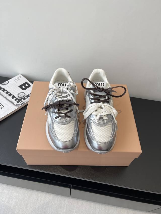 miumiu Miu Miu 25Ss New Arrival 2025 Catwalk New Retro Distressed Forrest Gan