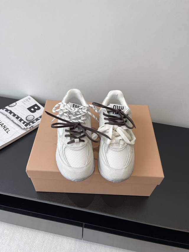miumiu Miu Miu 25Ss New Arrival 2025 Catwalk New Retro Distressed Forrest Gan