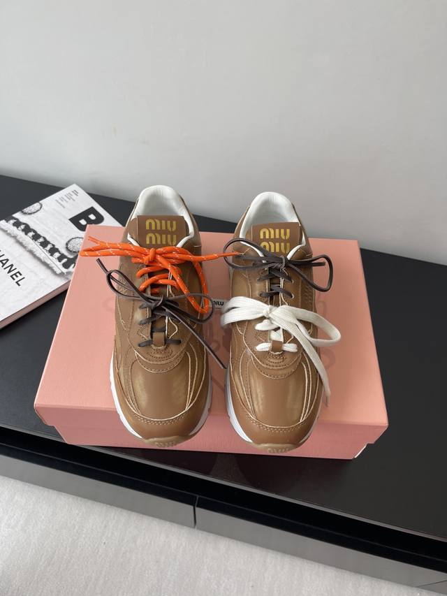 miu Miu's Latest Retro Daddy Shoes Sneakers Are Popular For Their Good Looks.