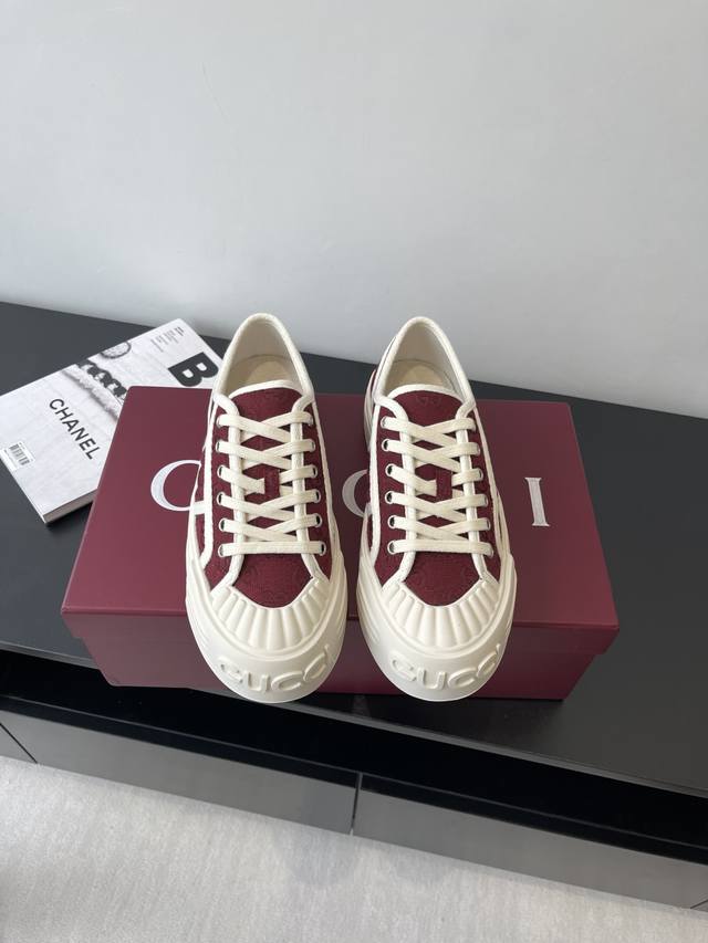 gucci 25Ss New Gg Canvas Sneakerscasual Shoesthis Sneaker Is Made Of Iconic G