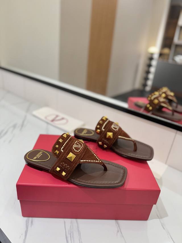 Factory Price Pp Valentino New Style - Classic Rivet Flip-Flops Original 1:1 Rep