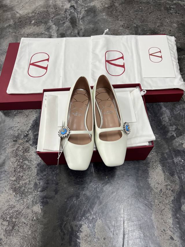 valentin* The New Jewel Mary Jane Shoes Are Sweet And Age-Reducing, Making Pe