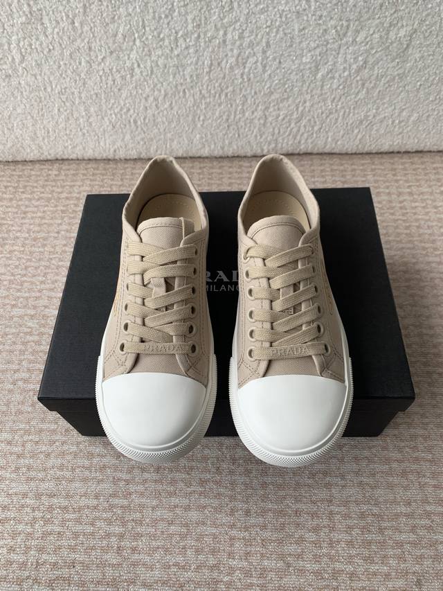 prada Prada 25Ss Spring And Summer New Round-Toe Canvas Shoes Tech Canvas Lat
