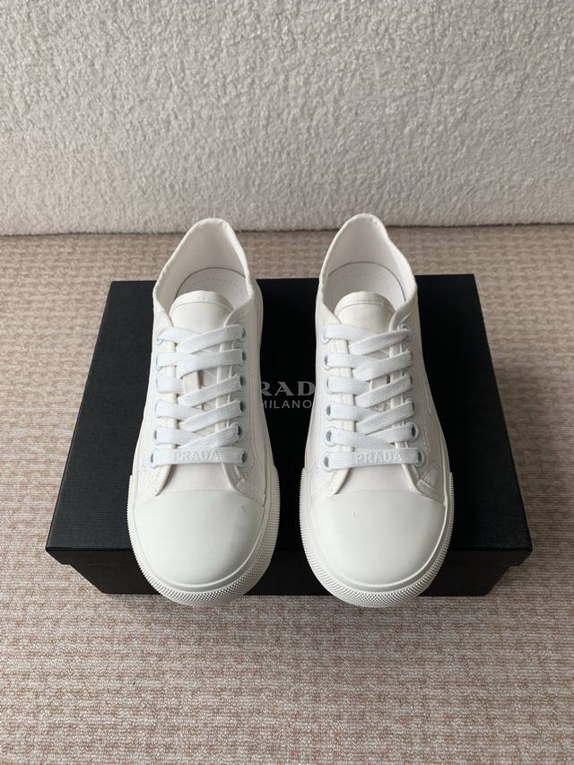 prada Prada 25Ss Spring And Summer New Round-Toe Canvas Shoes Tech Canvas Lat
