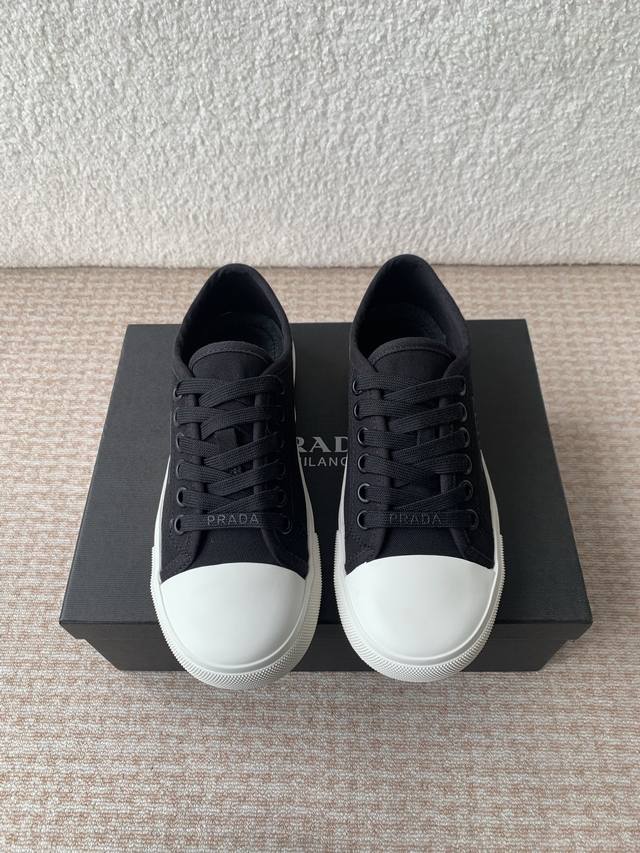 prada Prada 25Ss Spring And Summer New Round-Toe Canvas Shoes Tech Canvas Lat
