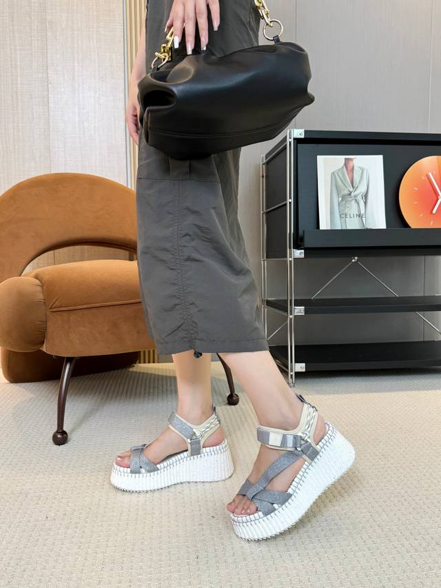 Chloe Counters Simultaneously Launched New Sandals Spring And Summer Models Guan