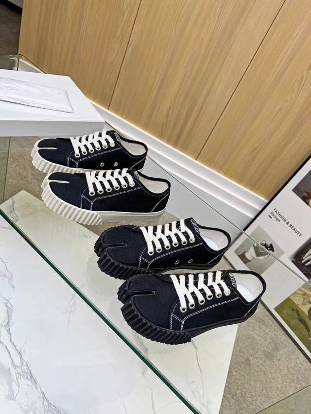 maison Margiela Split Toe Shoes Pig's Trotters And Sheep's Trotters Biscuit C