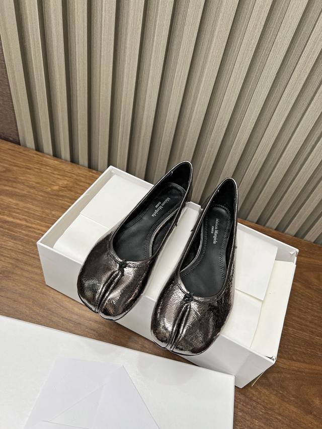 maisonmargiela Martin Margiela Classic Split-Toe Shoes. Comfortable To Wear.