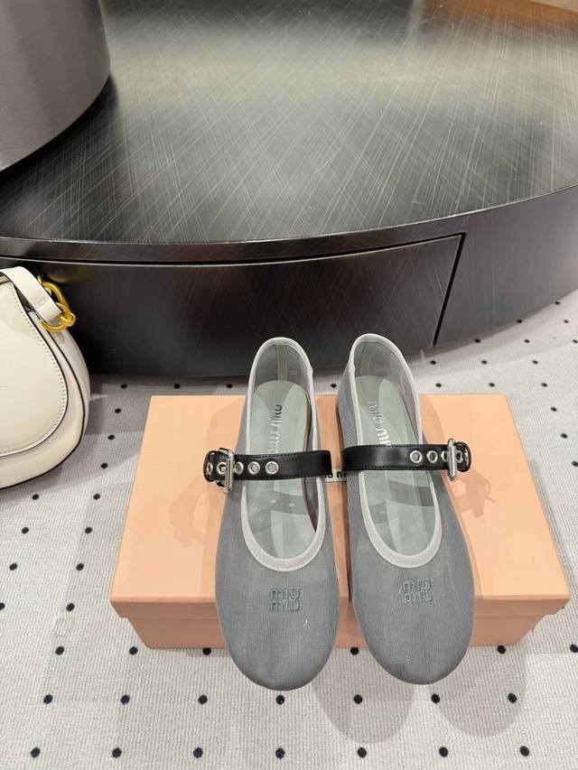 New Product On Sale Fabric Breathable Mesh Lining Sheepskin Sole Rubber Elegant