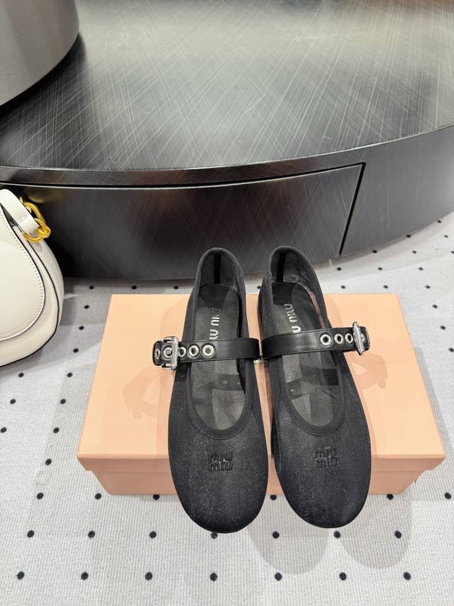 New Product On Sale Fabric Breathable Mesh Lining Sheepskin Sole Rubber Elegant