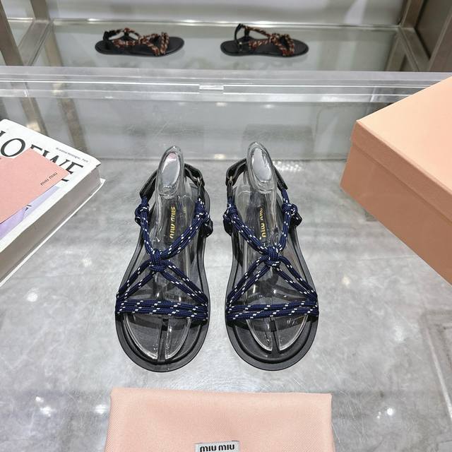 miumiu*Miu Miu 25 New Summer Products. The World's Hottest Sandals Appear On