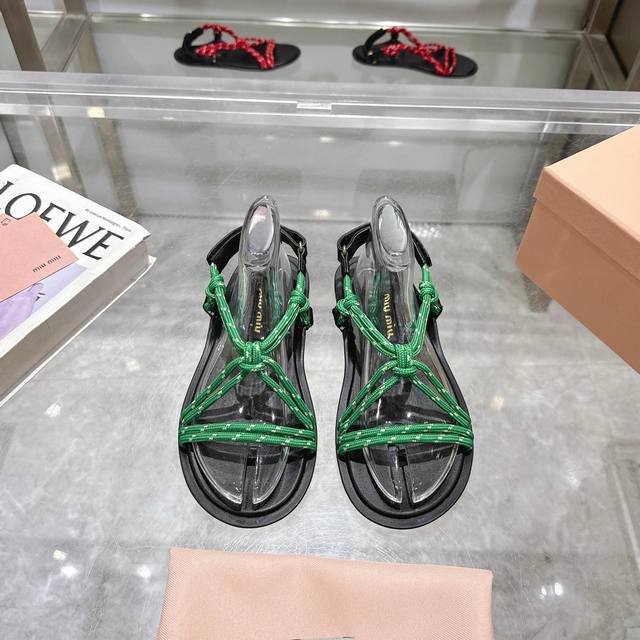 miumiu*Miu Miu 25 New Summer Product. The World's Hottest Sandals Appear On T