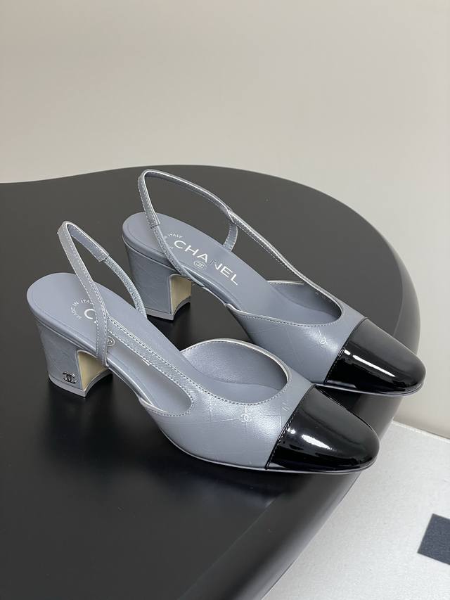logo Epoxy 25Fw New Chanel Sling-Back Sandals With Epoxy Back And Flat Thick