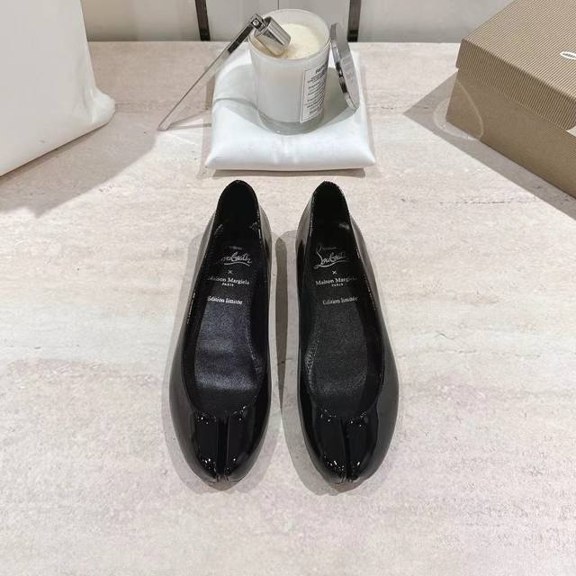 cl X Maison Margiel* 25Ss Split-Toe Flats Maison Margiela And Christian Loubo