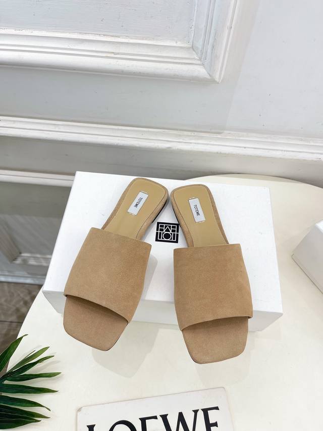 toteme 2025 Spring And Summer New Square Toe Retro Slippers As The Most Popul