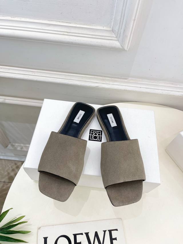 toteme 2025 Spring And Summer New Square Toe Retro Slippers As The Most Popul