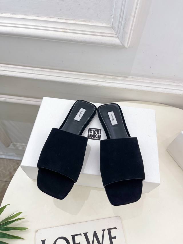 toteme 2025 Spring And Summer New Square Toe Retro Slippers As The Most Popul