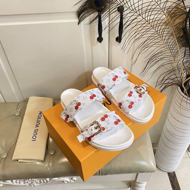 Factory Price P Louis Vuitton New Classic Old Flower Print Surface Sheepskin Lin
