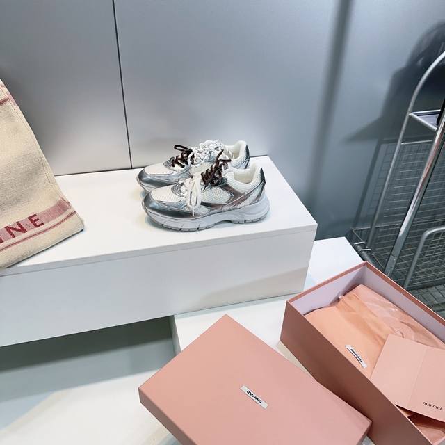 high Quality Factory Top Quality Miu Miu 25 Spring And Summer New Retro Color