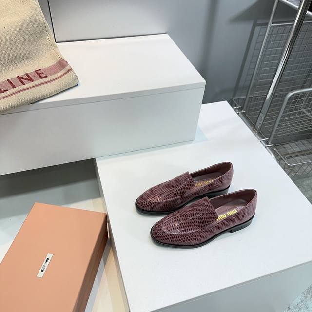 High Quality Factory Top Quality Miumiu Miu Miu 25 Spring And Summer New Simple