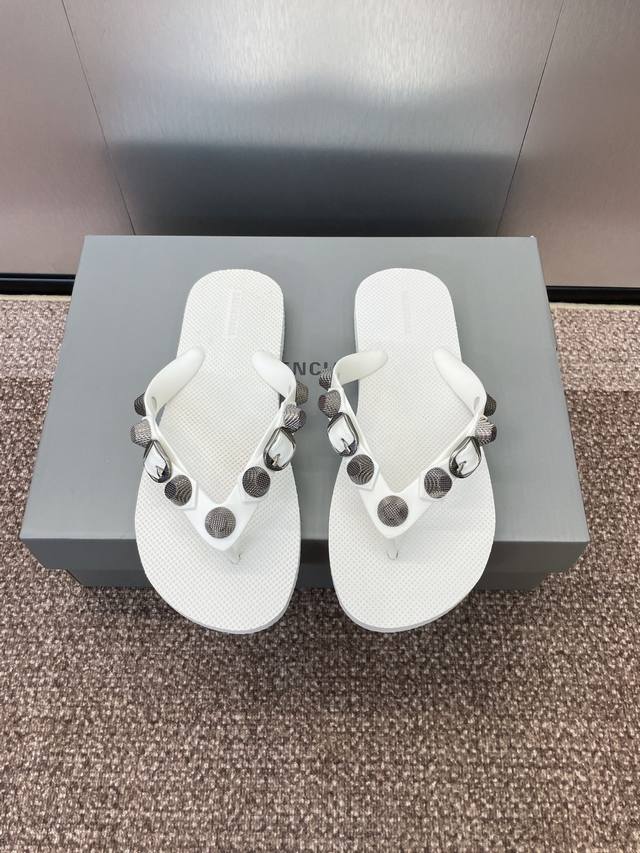 balenciaga Balenciaga 25Ss Spring And Summer New Rivet Flip-Flops Sandals Siz